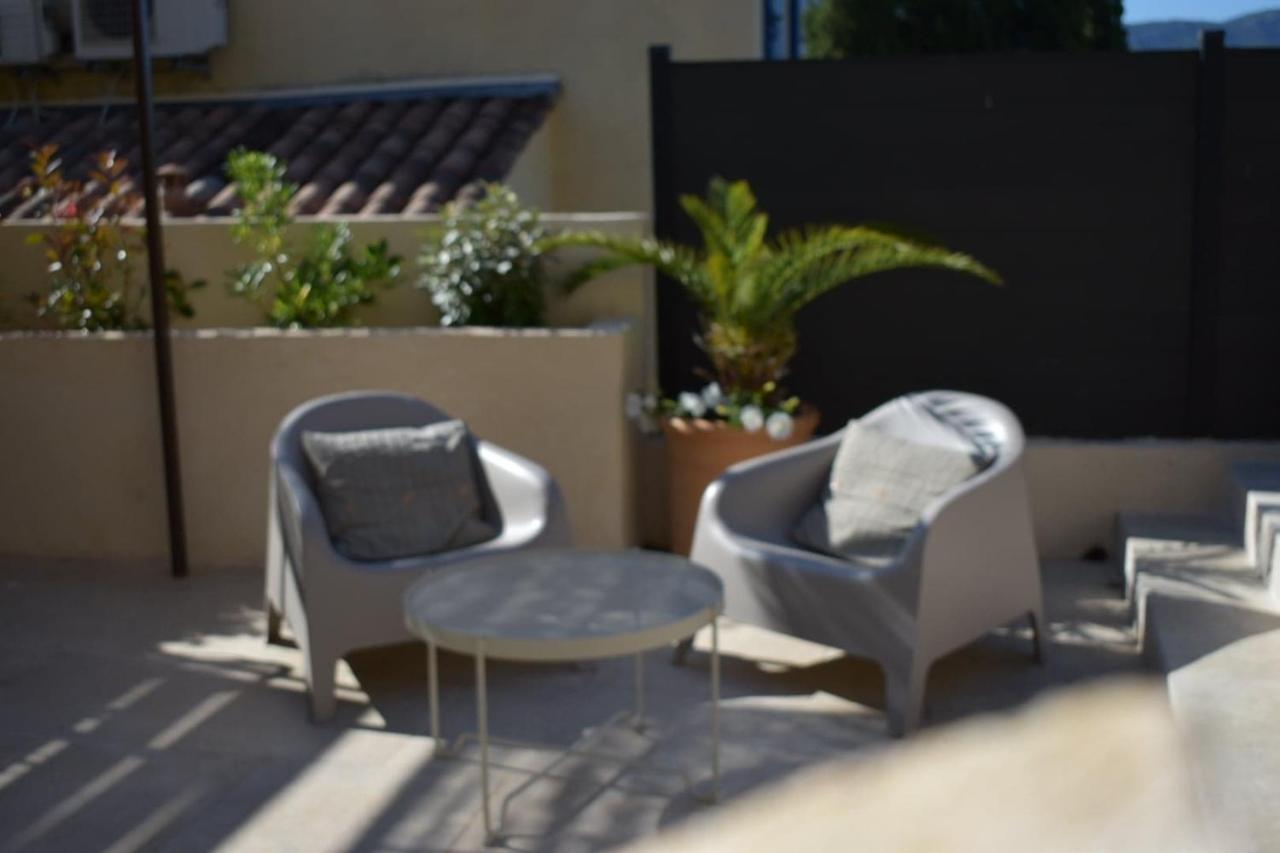 La Maison Bourgeoise - Adults Only Hotel Pourrieres Exterior foto